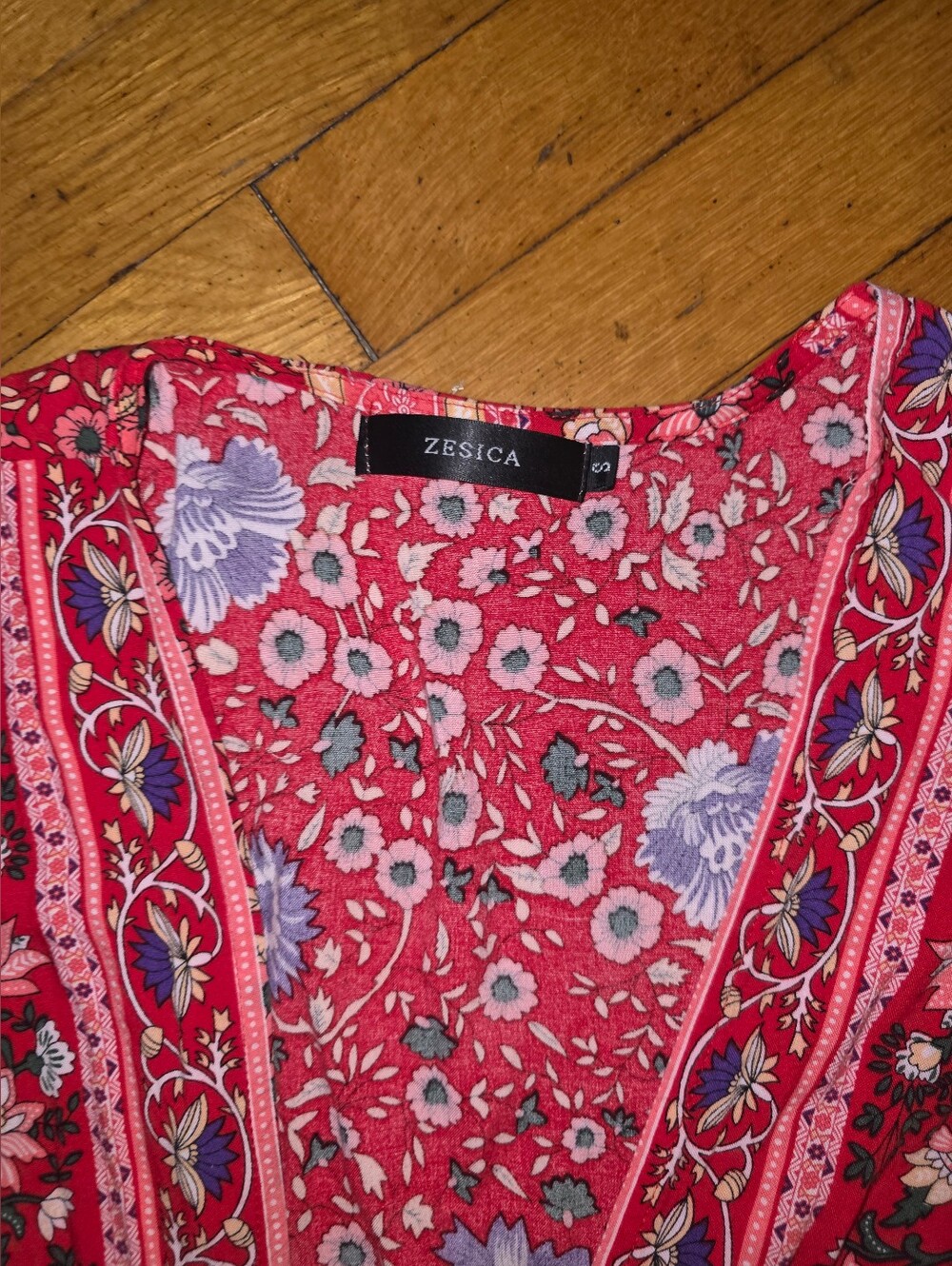 Bohemian Red Floral V-Neck Maxi Dress with Tie Waist - Picture 4 of 4